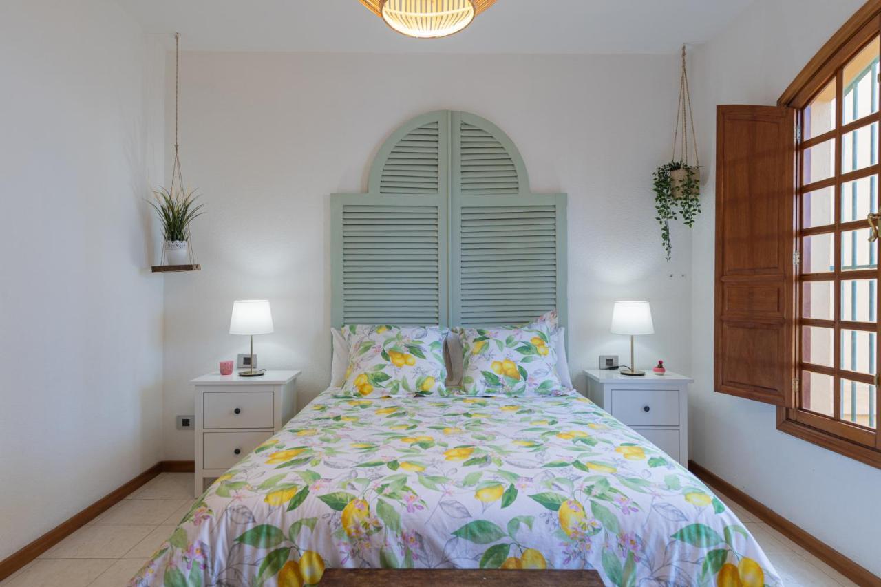 The Yellow House - Solarium - Climatized Pool Gáldar エクステリア 写真